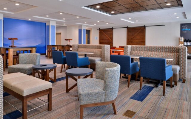 Holiday Inn Express & Suites Cincinnati - Mason by IHG