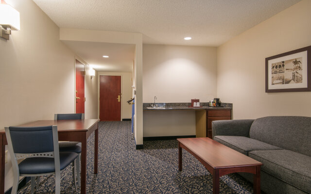 Holiday Inn Express & Suites Philadelphia - Mt. Laurel by IHG