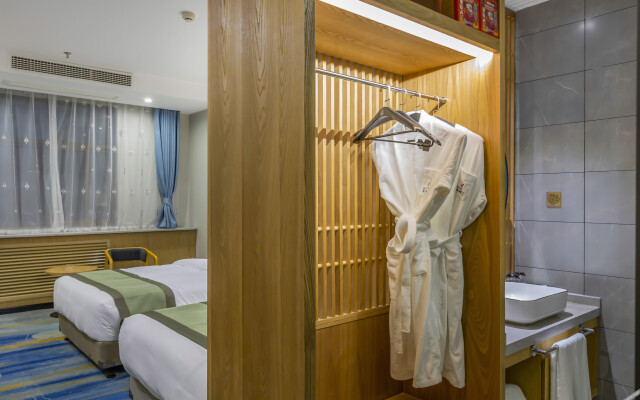 Saint Met Hotel (Zhengzhou Convention and Exhibition Center)