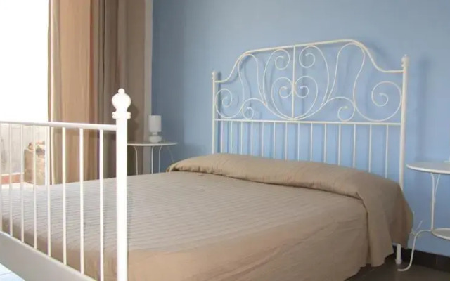 Comeinsicily - Les Roches Noires