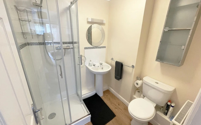 Continental Apartments 2-bed Apartment Farnborough