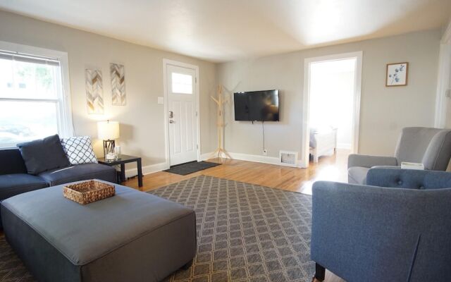 Beautiful Bungalow Next to UNC-FREE Cruiser Bikes!