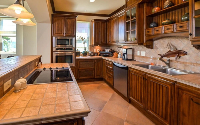 Montebello 2C - 3 bdr 3 Bath Ocean View