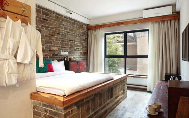 Zuoyouke Theme Hotel