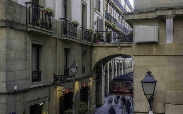 SanSebastianForYou  Izarre Apartment