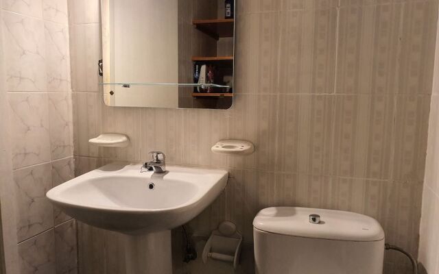 Low Cost Room Plaza de Hierro III