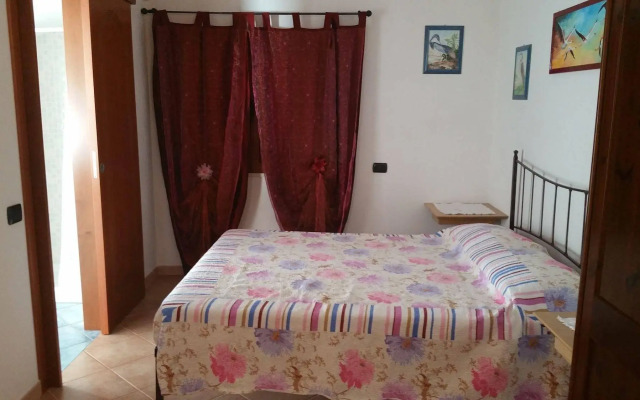 Artistika Golden Apartment