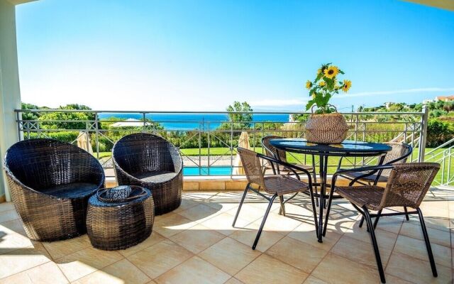 Filon Ktima Beachfront Upscale Villa