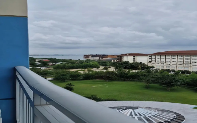 Spacious Studio Unit With Balcony and Seaview