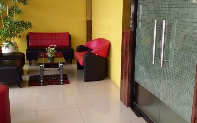 OYO 178 Denata B&B