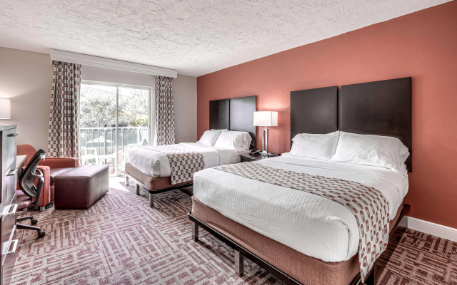 Inn of Naples, Tapestry Collection by Hilton