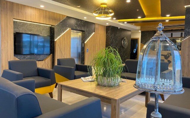 Golden World Suite Hotel