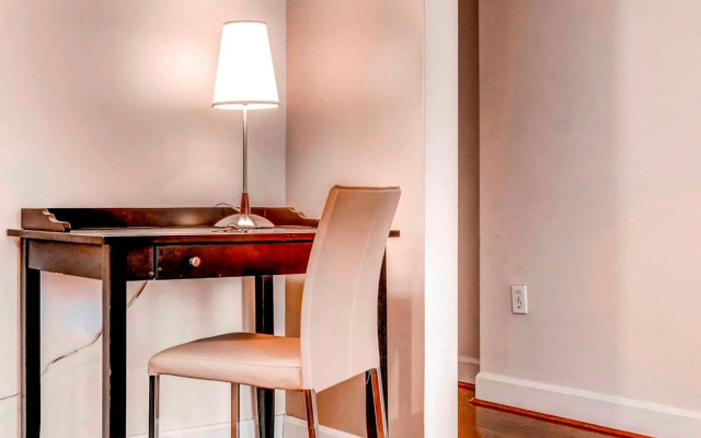 Global Luxury Suites at Back Bay
