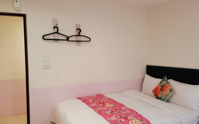 Happy Holiday Hotel