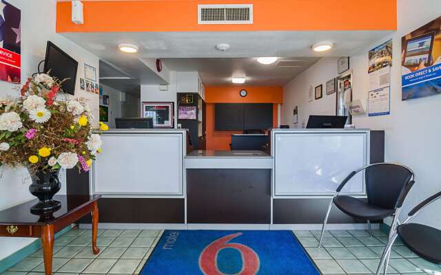 Motel 6 Mitchell, SD