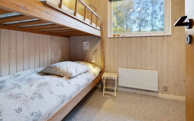 5 Star Holiday Home in Humble