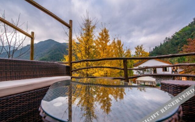 One Mountain Nine Houses