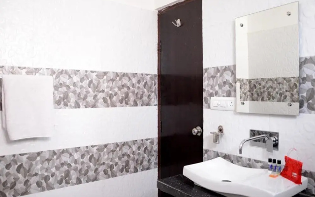 Oyo 9144 Travelers Lodge