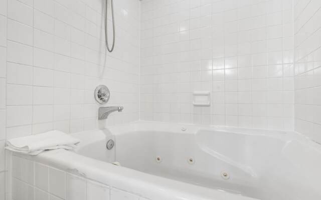 Cozy Family Resort Getaway