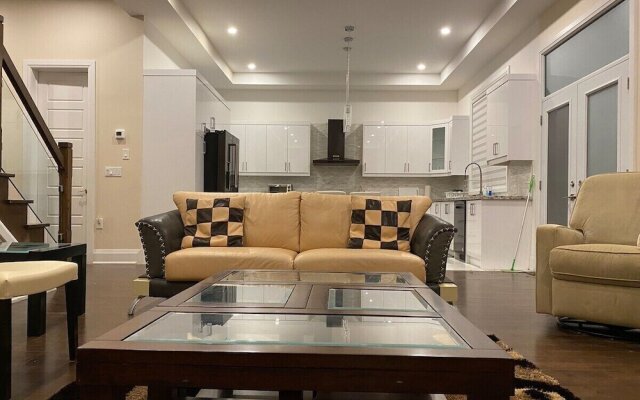 Dazzling Home Next to Beach & Go Station