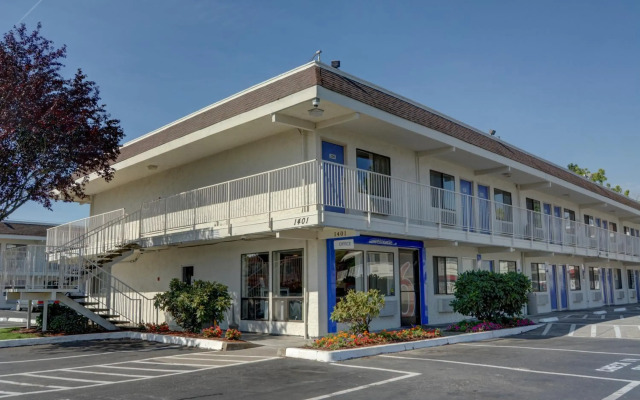 Motel 6 Salem, OR