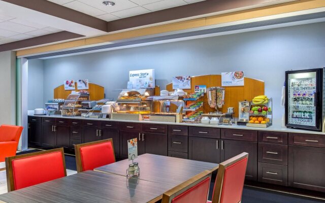 Holiday Inn Express & Suites Morristown by IHG