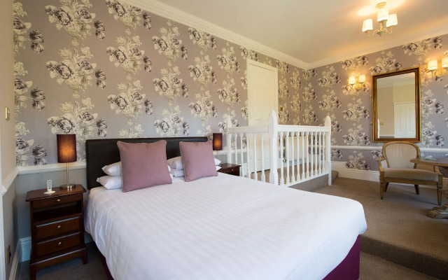 Woodlands Lodge Hotel