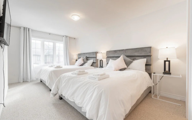 Gorgeous Brand New Spacious Town House