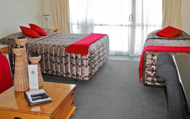 Picton Beachcomber Inn