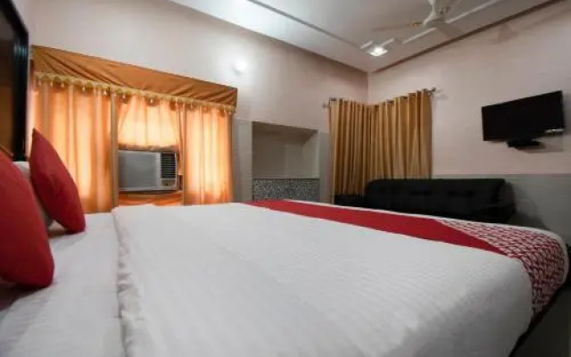 Chandra Manor by OYO Rooms