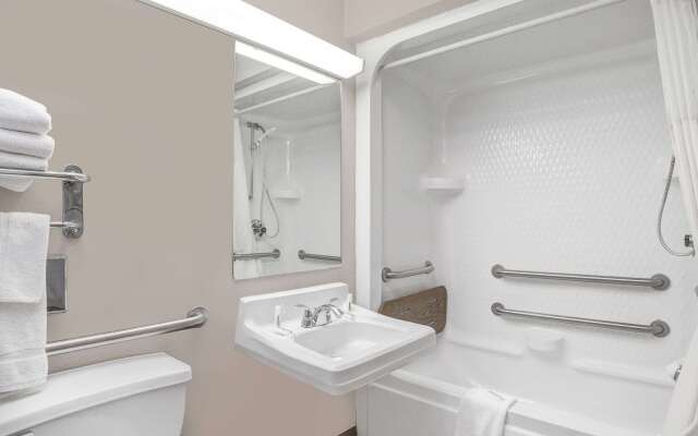 Baymont Inn & Suites by Wyndham San Marcos Outlet Malls