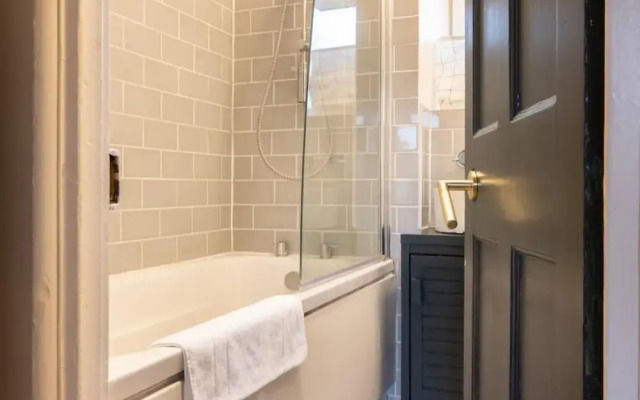 The Hackney Heartbeat - Modern & Bright 2BDR Apartment