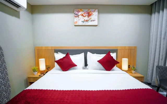 Saltstayz Select - Golf Course Road & Sector 57