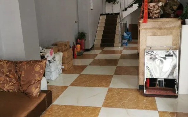 Luodian Chuncheng Hotel