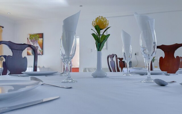Kamsa Royal Guest House - Waterkloof Ridge