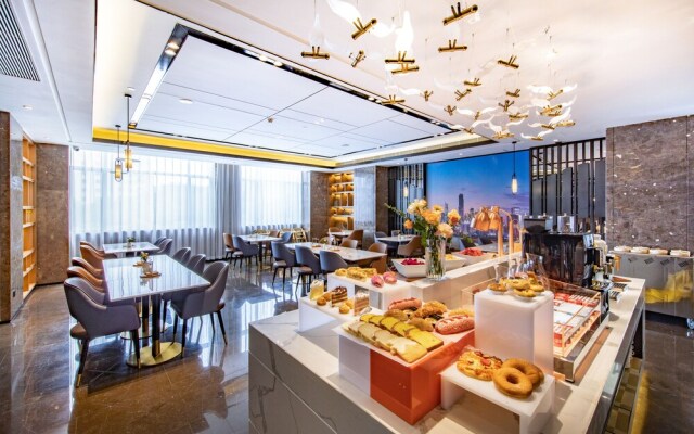 Atour Hotel Jiangxia Metro Station