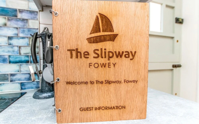 The Slipway Fowey Harbour, Parking 1 Min & Garden