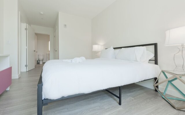 Sunny Lower Allston Suites by Sonder
