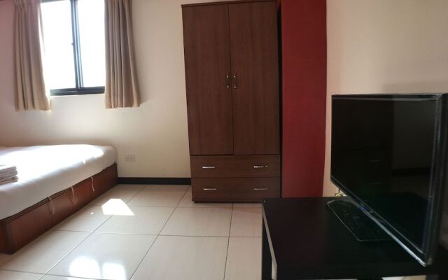 Taichung Go-Around Hostel