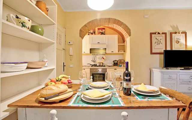 Francigena Pergola Apartment Shared Pool