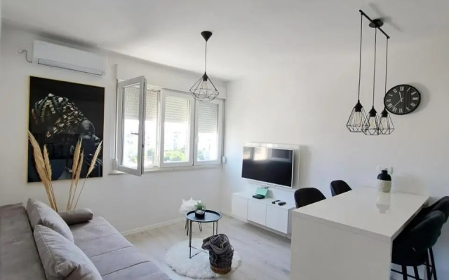 NEW! Top apartment, Split view from above