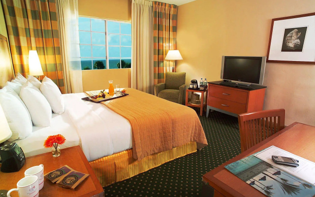 Kimpton Surfcomber Hotel by IHG