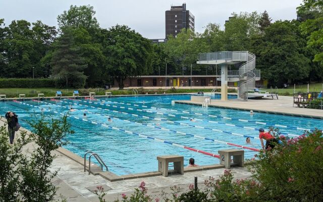 Evi's Home Hotel & Apartments