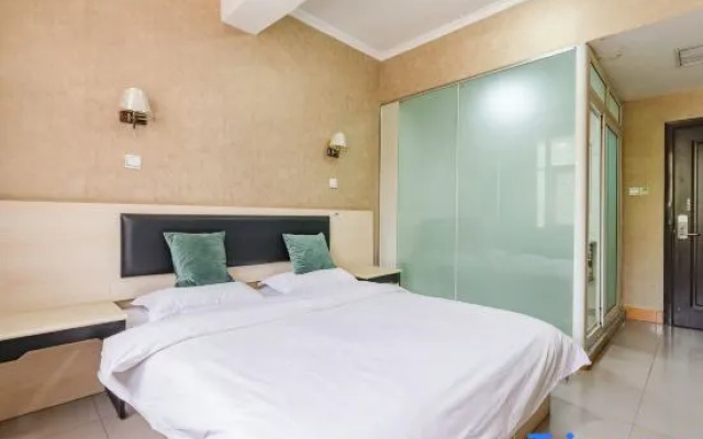 Yongguang Hotel (Zhoukou Passenger Transport Terminal Branch)