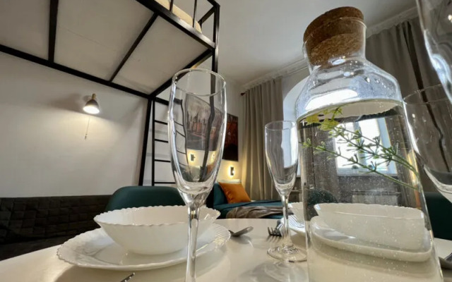 Диван и Чемодан на ул. Вокзальная магистраль, 2