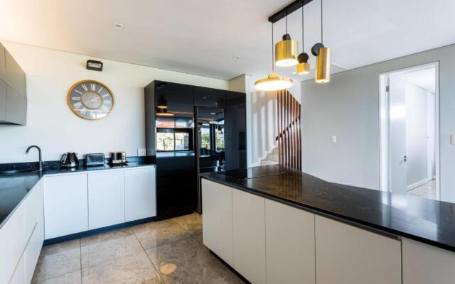10-11 Ocean’s Edge, Zimbali – 8 Bedroom