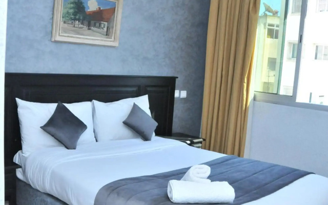 Hotel East West