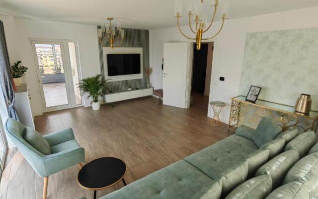 Luxury apartment Private parking self check-in51