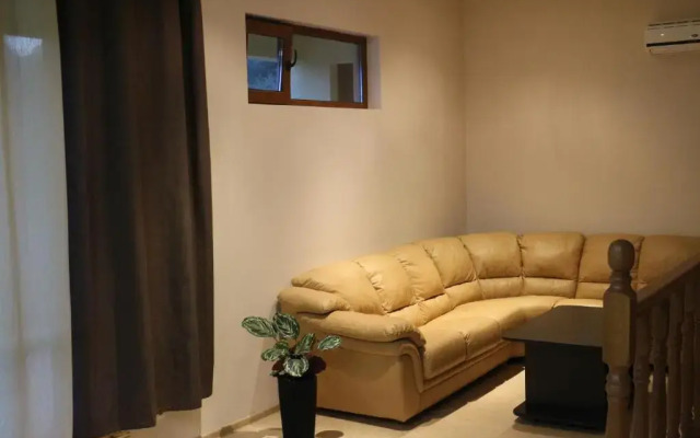 West Wood ApartHotel