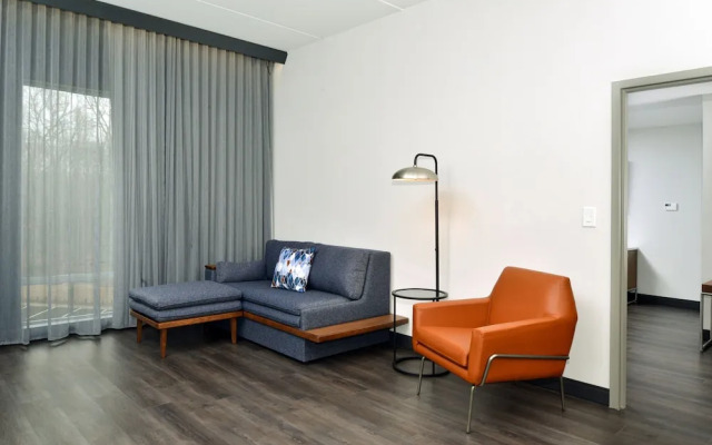Courtyard by Marriott Raleigh Cary/Crossroads